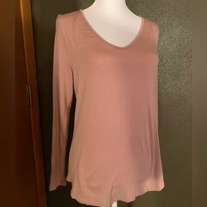 Like new Charlotte Russe mauve long sleeve tunic with v-neck